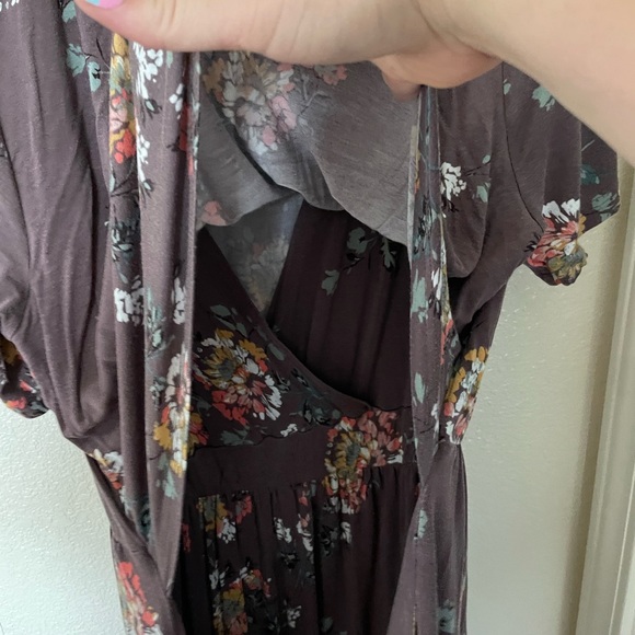 Latched mama boardwalk nursing romper - Picture 3 of 3